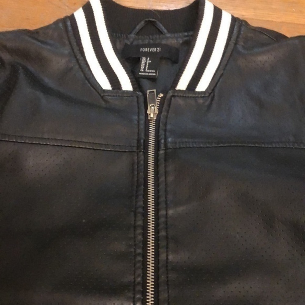 Forever 21 cropped Black Faux Perforated Leather Jacket size small - Picture 7 of 9
